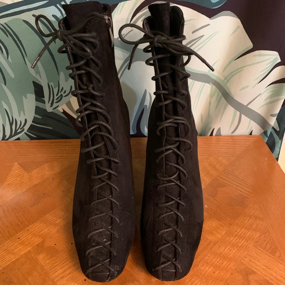 Lacey witch boots - Picture 2 of 9